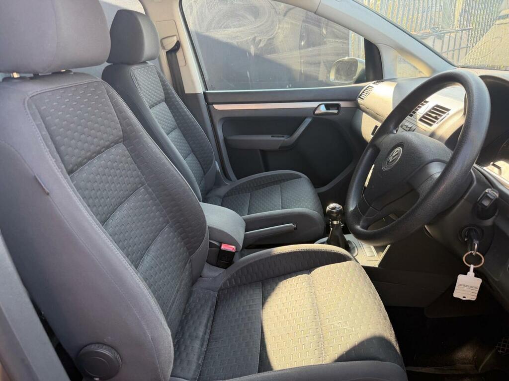 Volkswagen Touran 2.0 Tdi Se 7 Seats Grey #3