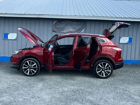 Nissan Qashqai 1.6 Dci Tekna VA65ECV Red #3