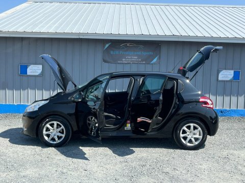 Peugeot 208 1.2 Vti Puretech Black #3