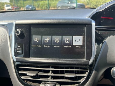 Peugeot 208 1.2 Vti Puretech Black #4
