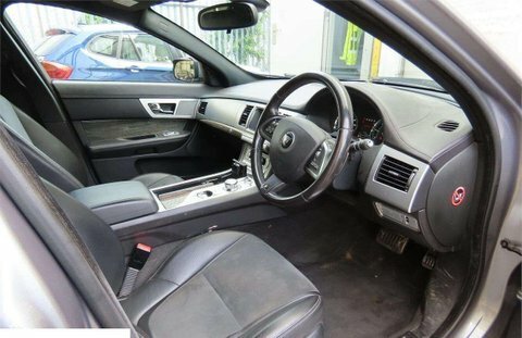 Jaguar XF 3.0D V6 S Portfolio Start Stop White #8