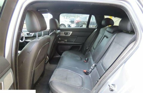 Jaguar XF 3.0D V6 S Portfolio Start Stop White #9