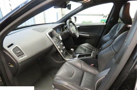 Volvo XC60 2.0 D4 R-design Black #2
