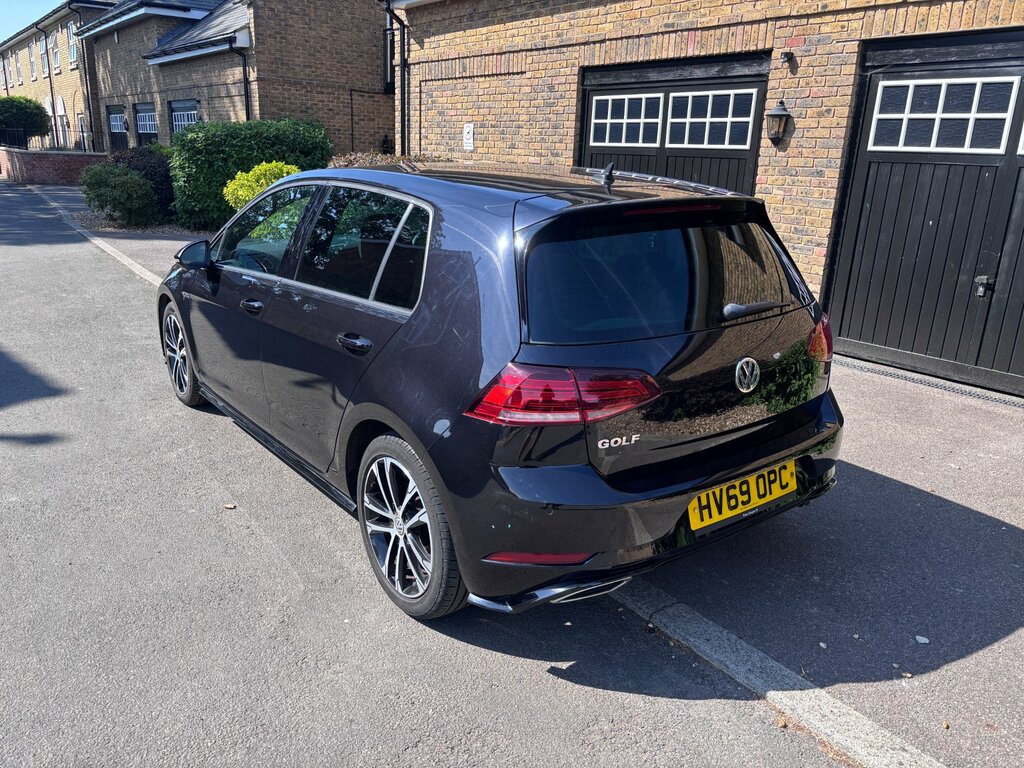 Volkswagen Golf 1.5 Tsi Evo R-line Hatchback Eur HV69OPC Black #2