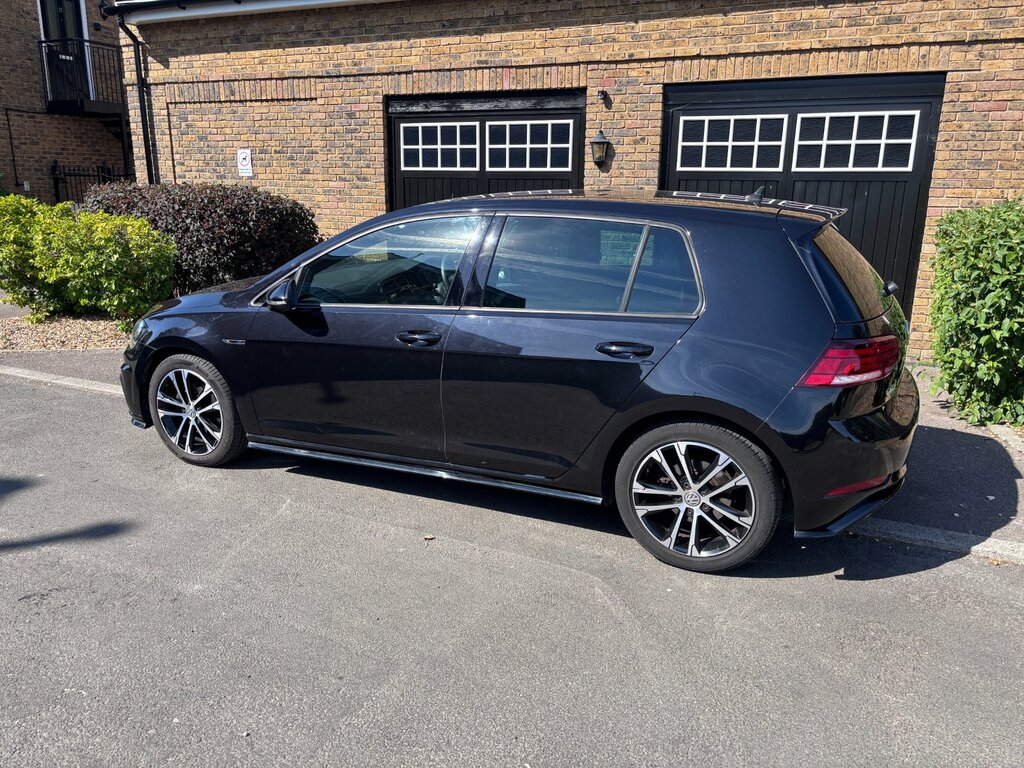 Volkswagen Golf 1.5 Tsi Evo R-line Hatchback Eur HV69OPC Black #3