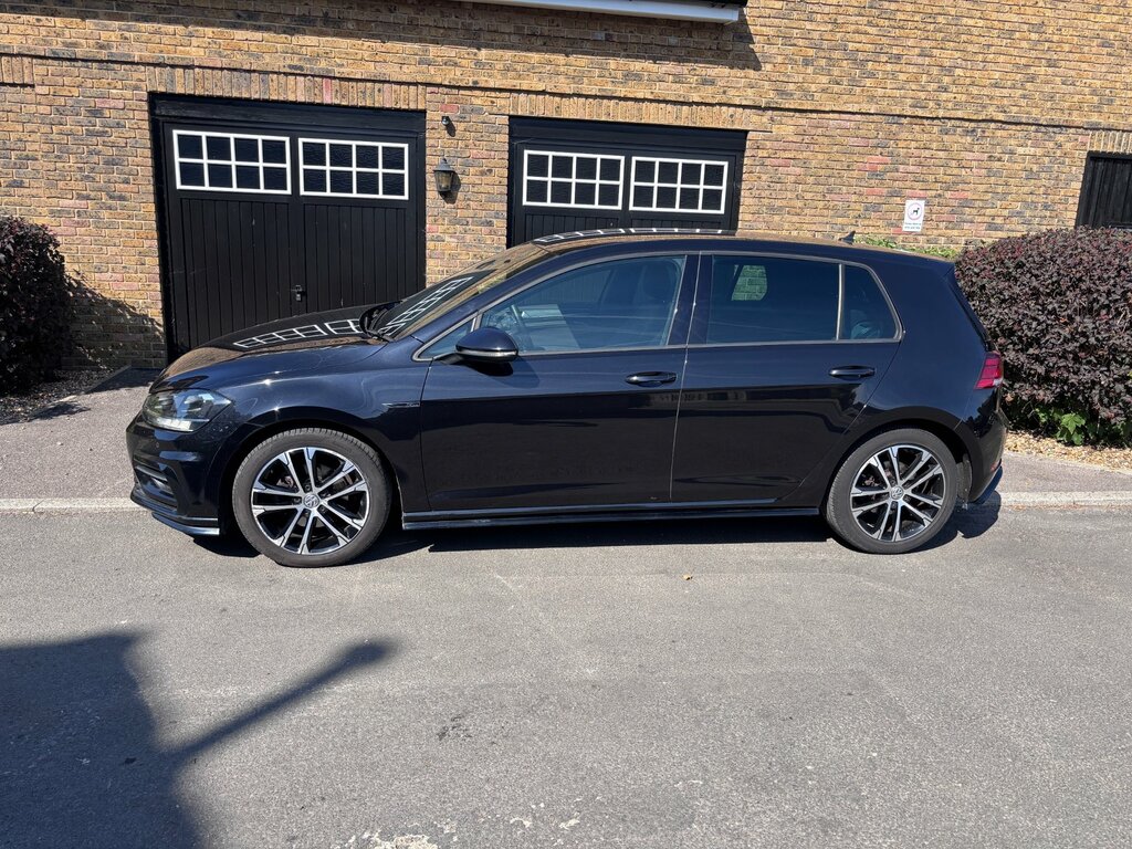 Volkswagen Golf 1.5 Tsi Evo R-line Hatchback Eur HV69OPC Black #4