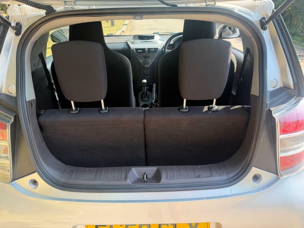 Toyota IQ Vvt-i Iq2 3-Door Silver #14