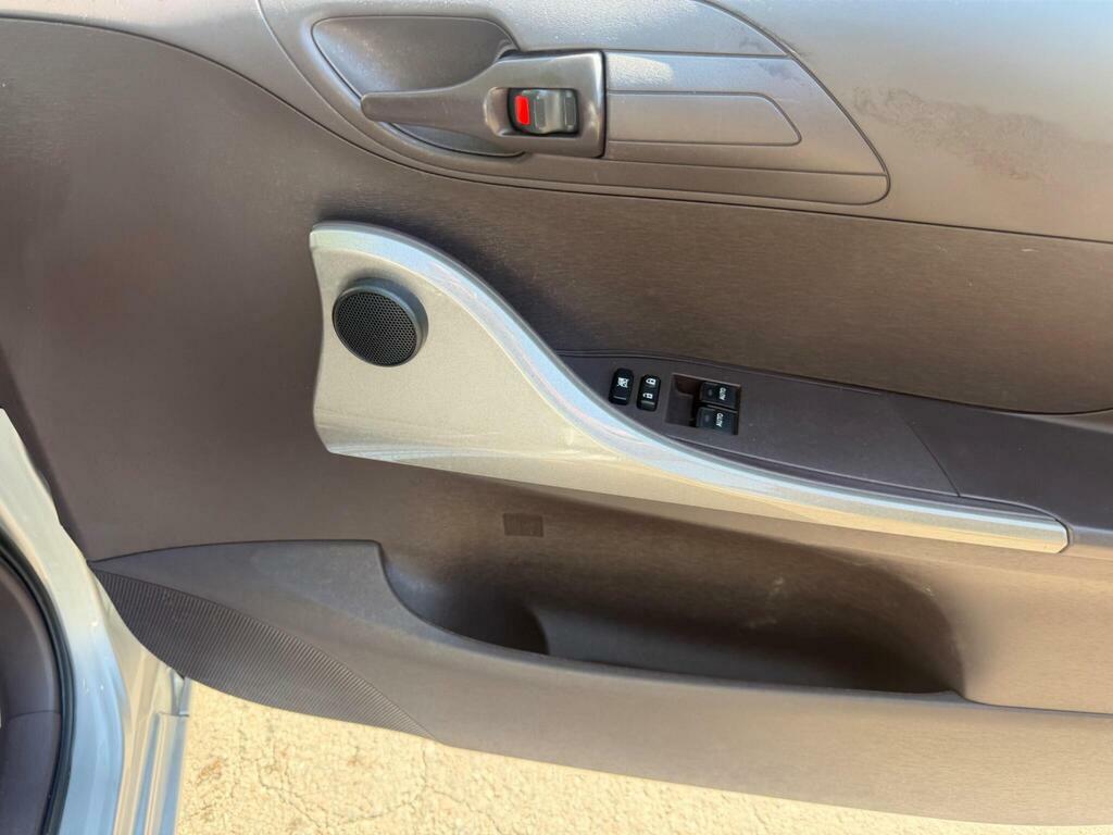 Toyota IQ Vvt-i Iq2 3-Door Silver #19