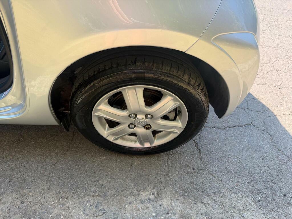 Toyota IQ Vvt-i Iq2 3-Door Silver #22