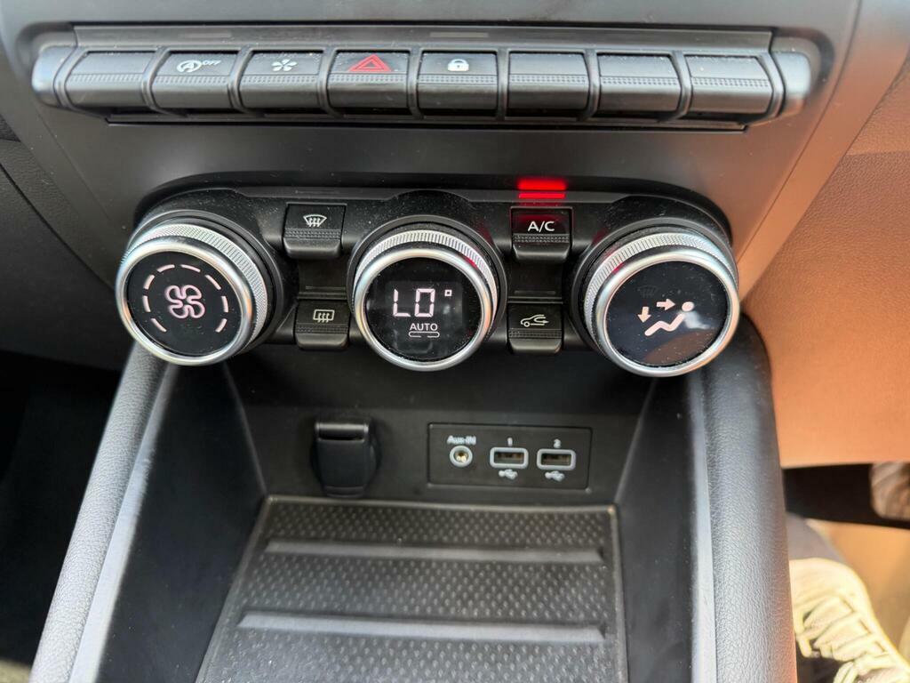 Renault Captur Iconic Black #24