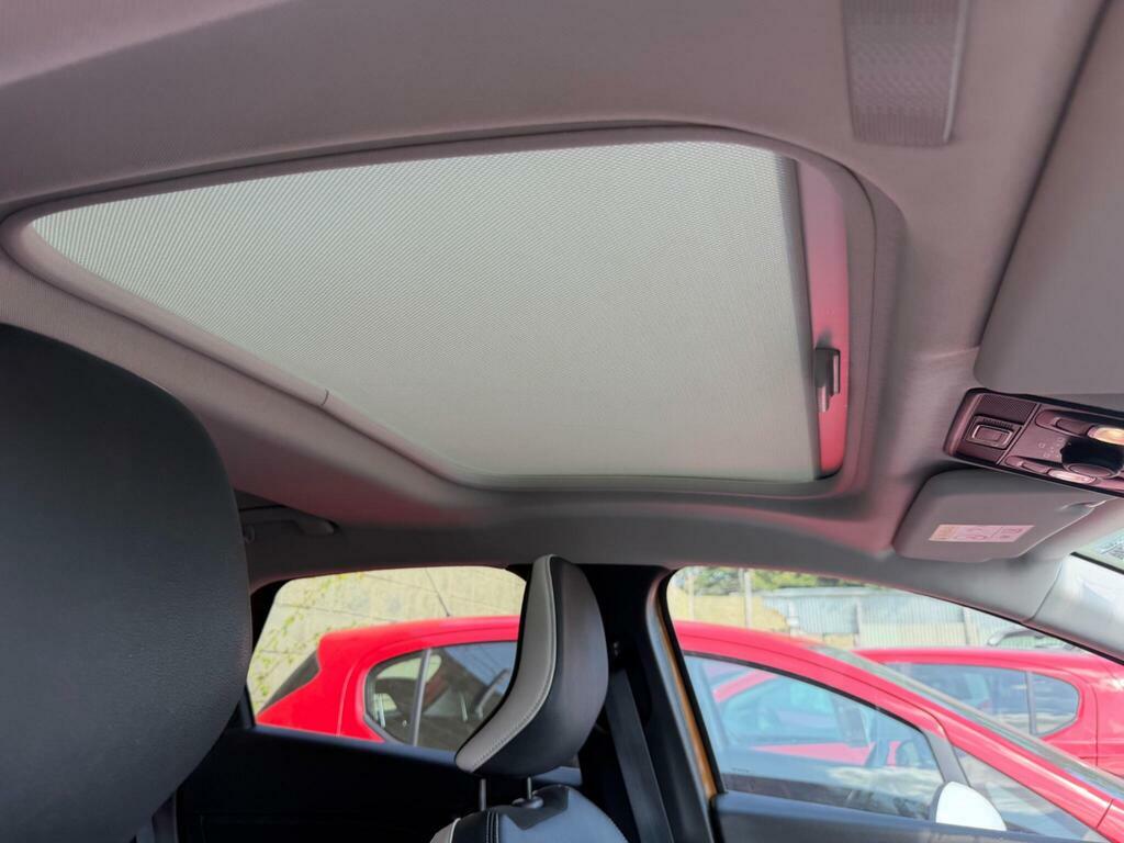 Renault Captur Iconic Black #10