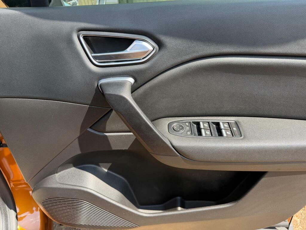 Renault Captur Iconic Black #25