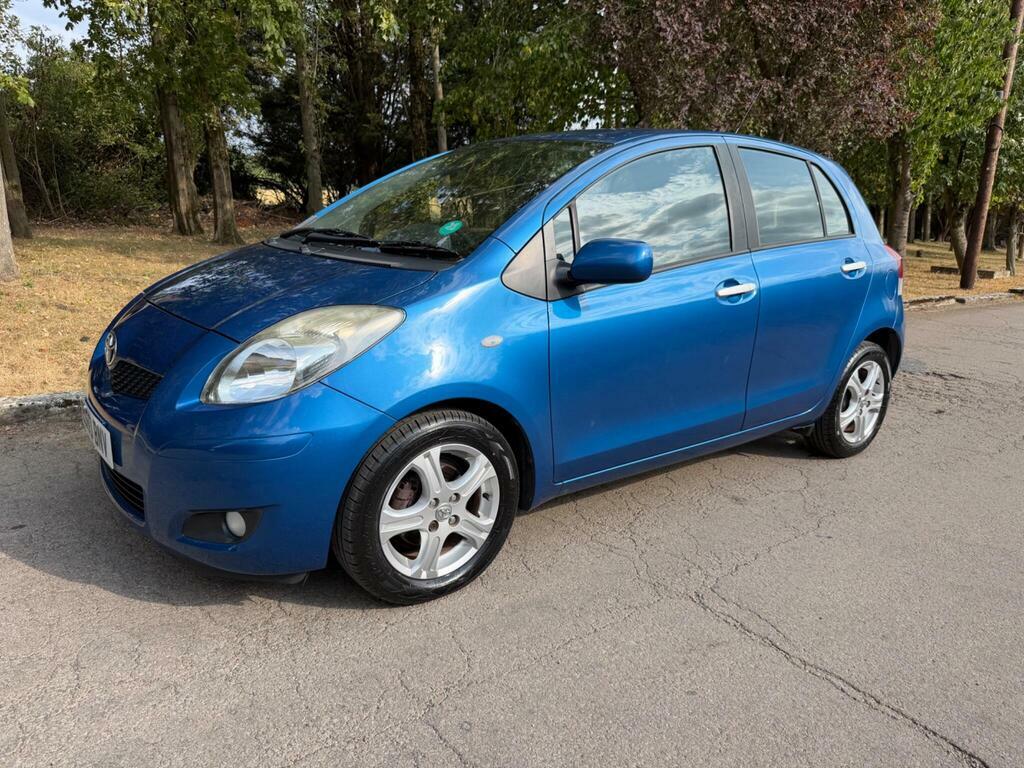 Toyota Yaris  Black #2