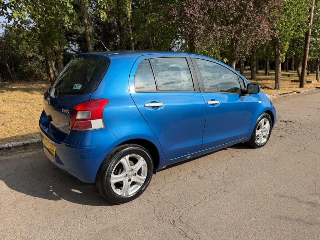 Toyota Yaris  Black #8