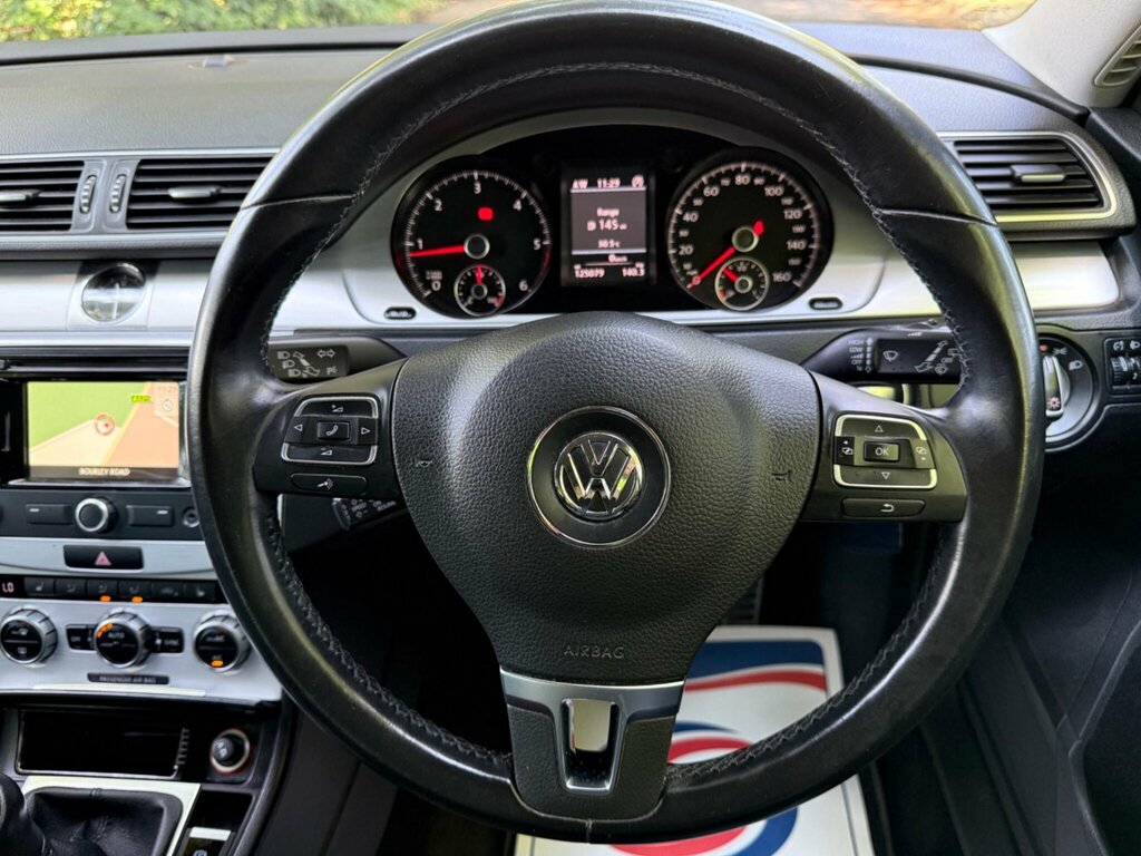 Volkswagen Passat Alltrack 2.0 Alltrack Tdi Bluemotion Black #35