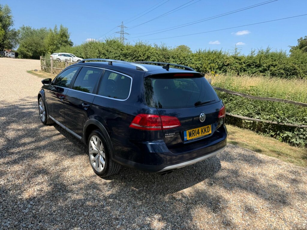 Volkswagen Passat Alltrack 2.0 Alltrack Tdi Bluemotion Black #16