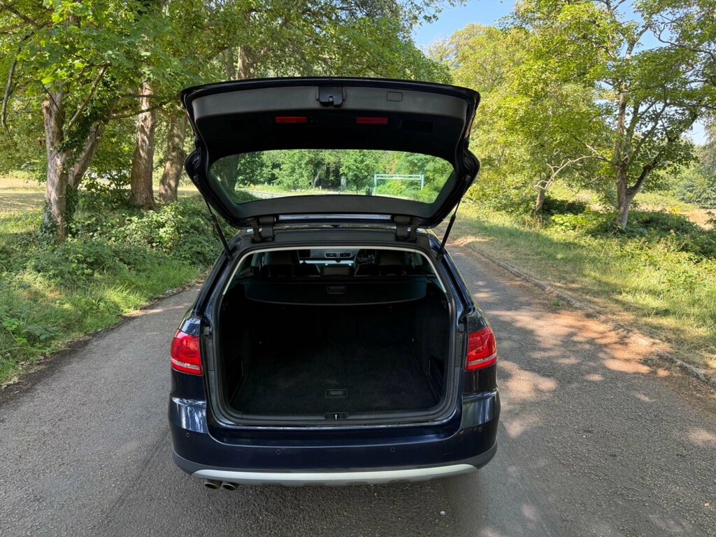 Volkswagen Passat Alltrack 2.0 Alltrack Tdi Bluemotion Black #19
