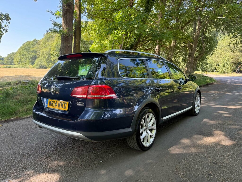 Volkswagen Passat Alltrack 2.0 Alltrack Tdi Bluemotion Black #10