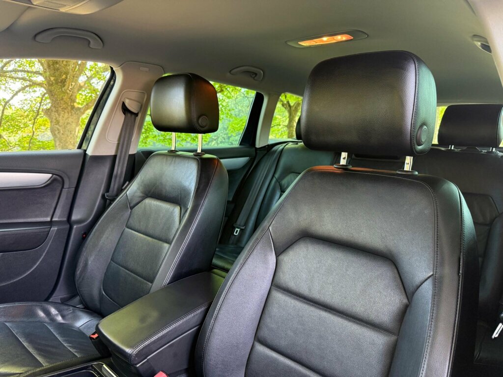 Volkswagen Passat Alltrack 2.0 Alltrack Tdi Bluemotion Black #30
