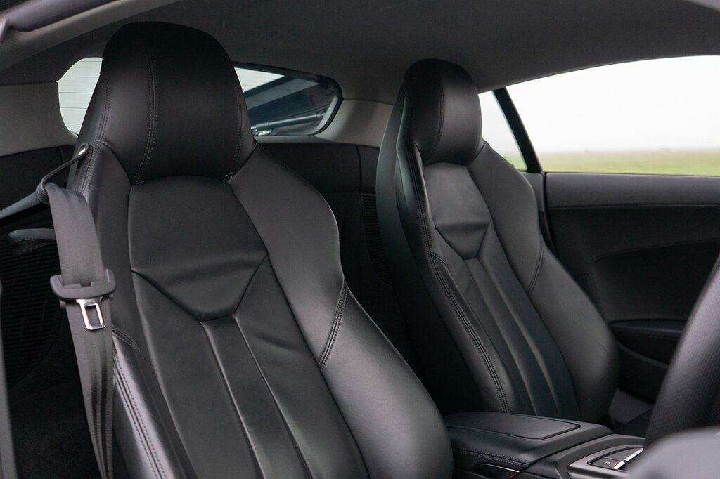 Audi R8 Fsi V10 Black #4