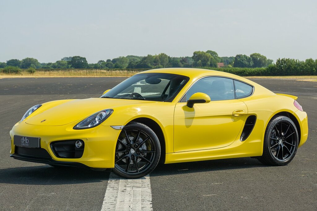Porsche Cayman 981 Yellow