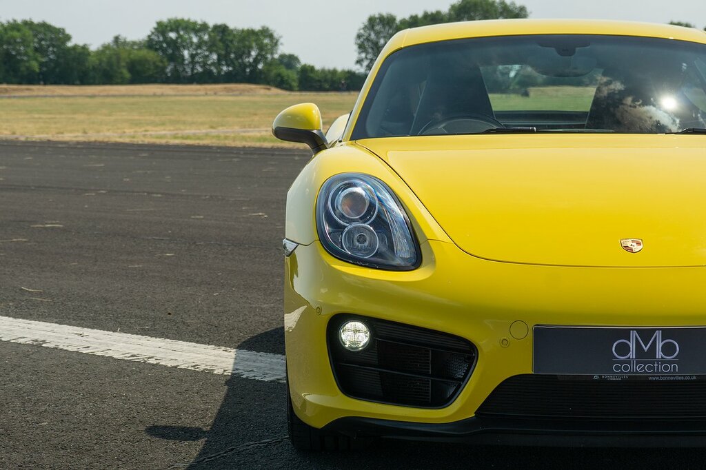 Porsche Cayman 981 Gt4 White #12