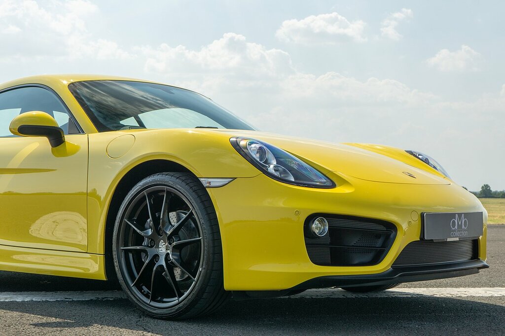 Porsche Cayman 981 Gt4 White #11