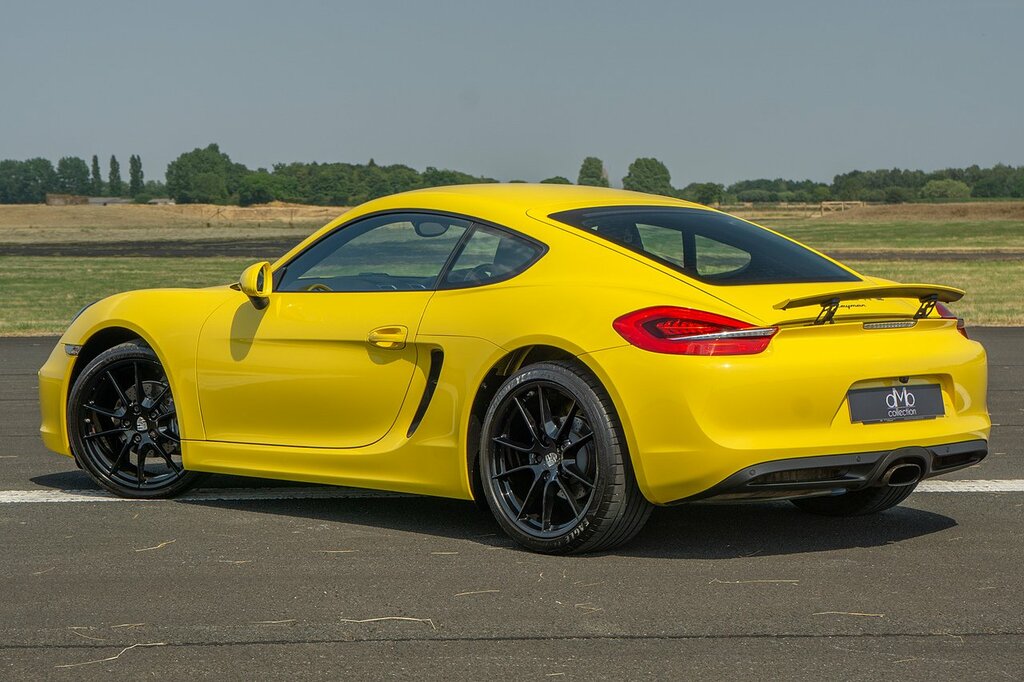 Porsche Cayman 981 Gt4 White #15