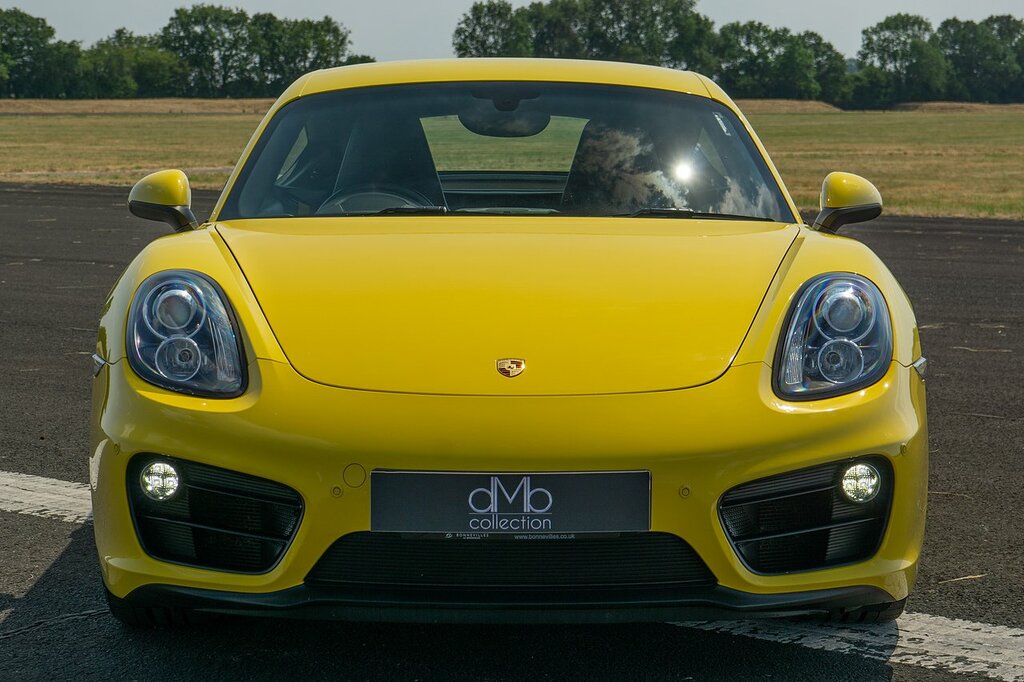 Porsche Cayman 981 Gt4 White #14