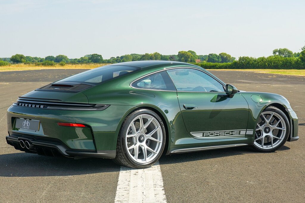Porsche 911 992.2 Gt3 Touring Green #2