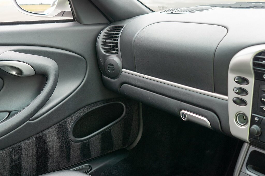 Porsche 911 Carrera 4S Silver #37