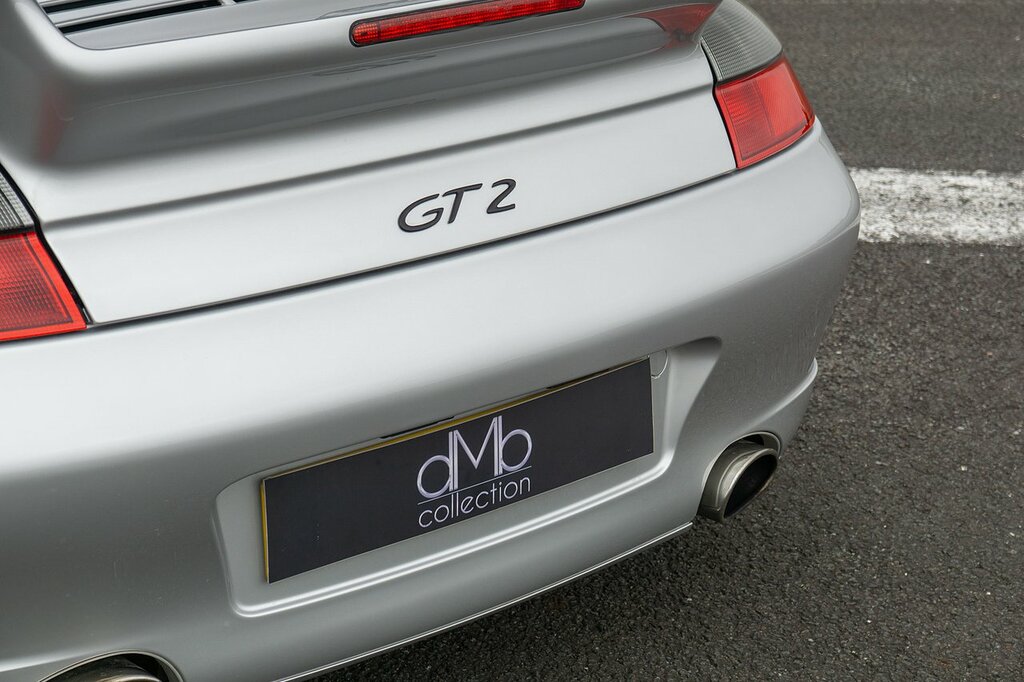Porsche 911 Carrera 4S Silver #25