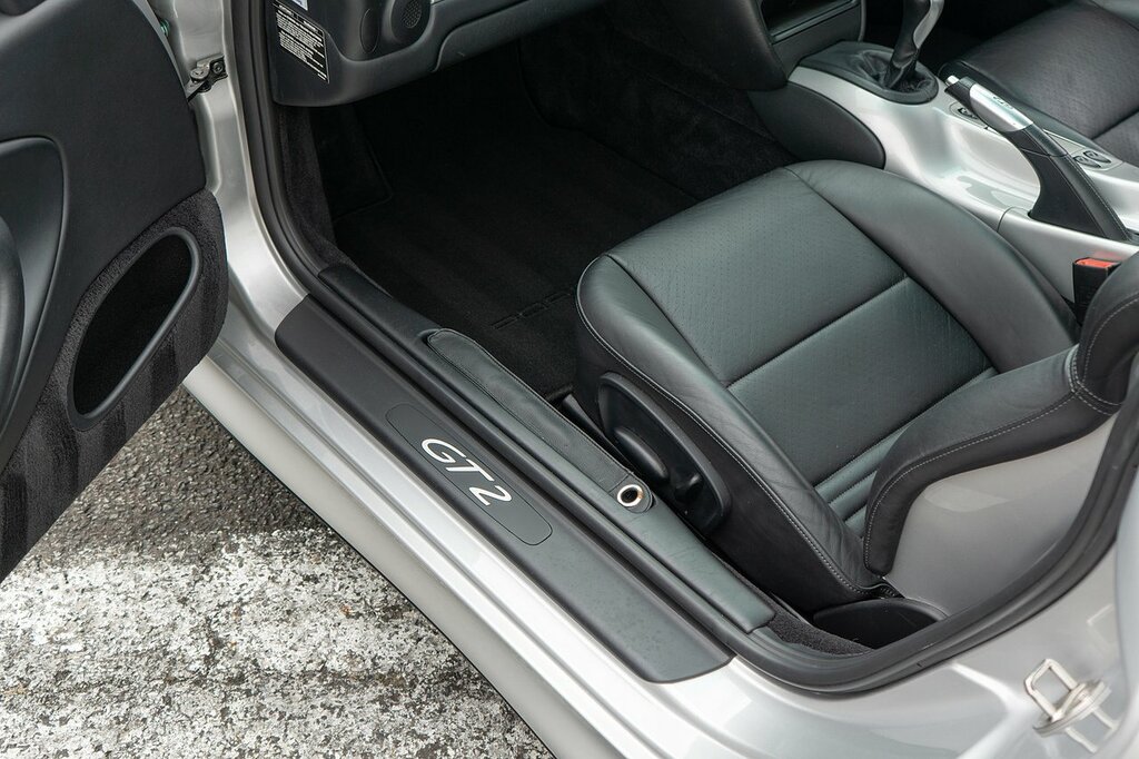 Porsche 911 Carrera 4S Silver #38