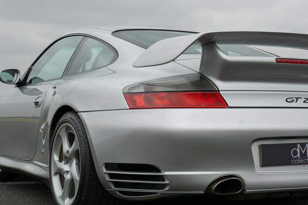Porsche 911 Carrera 4S Silver #24