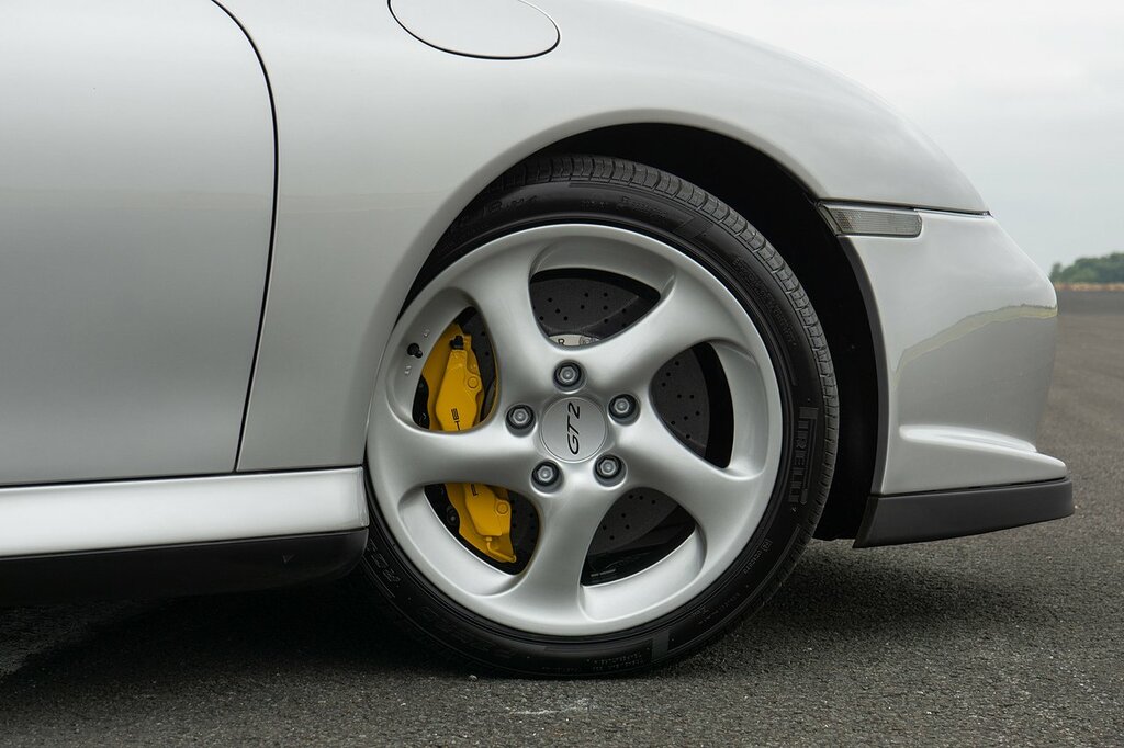 Porsche 911 Carrera 4S Silver #10