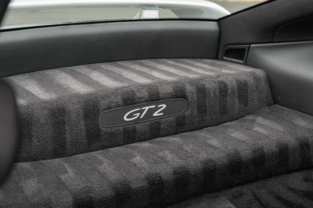 Porsche 911 Carrera 4S Silver #32