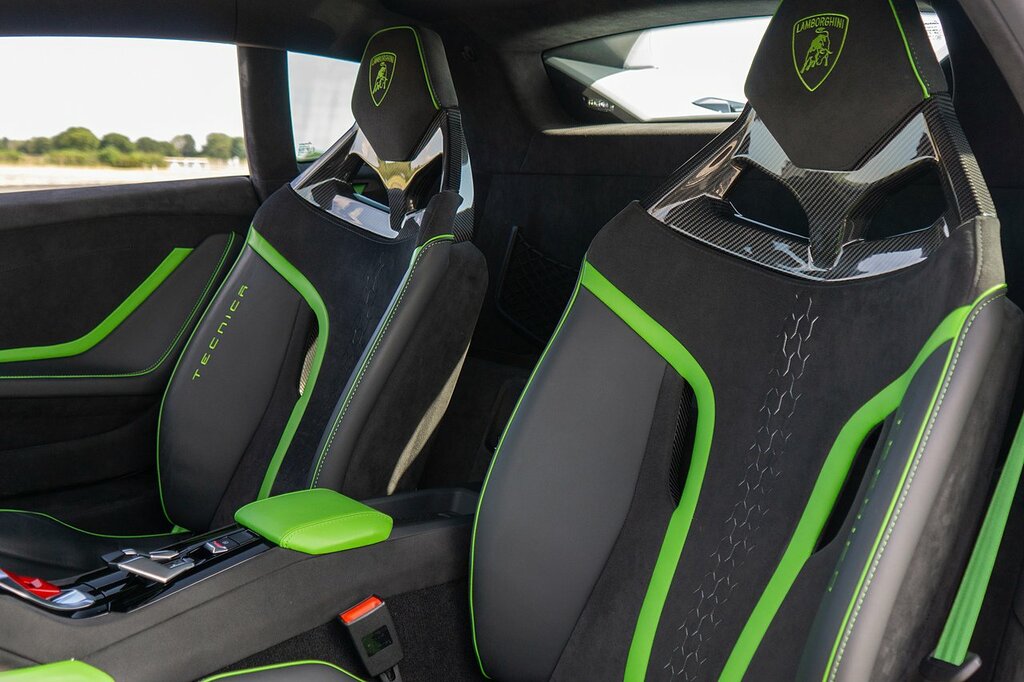 Lamborghini Huracan Sto  #40