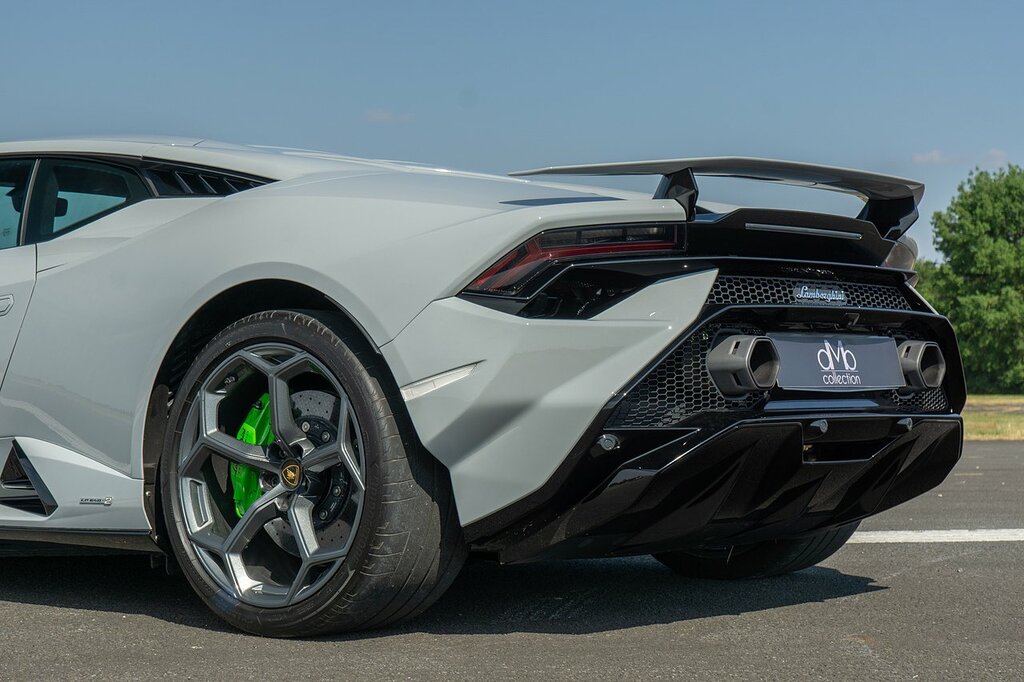 Lamborghini Huracan Sto  #20