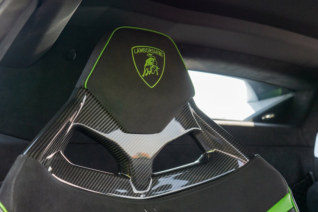Lamborghini Huracan Sto  #28