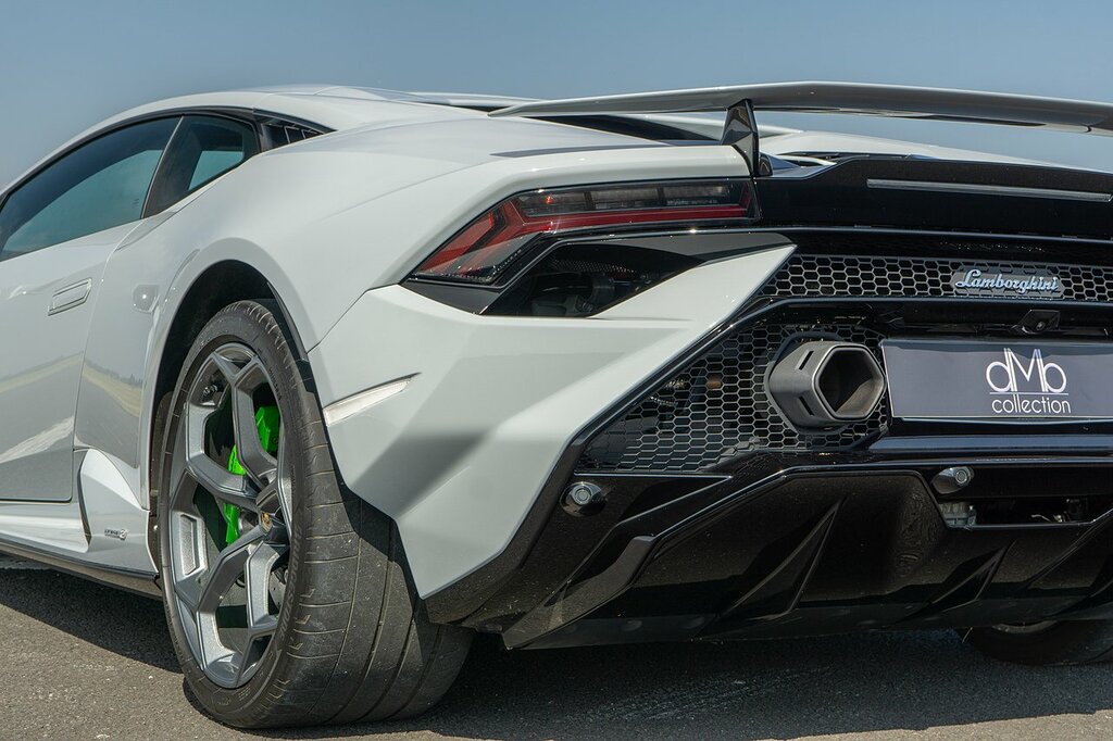 Lamborghini Huracan Sto  #24