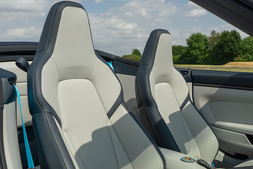 Porsche 911 T-hybrid 992 Carrera Gts Blue #4
