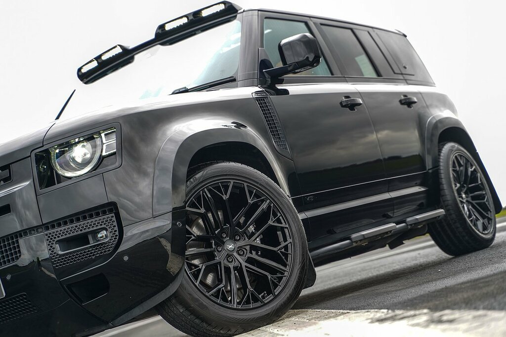 Land Rover Defender 110 P525 V8 Black #5