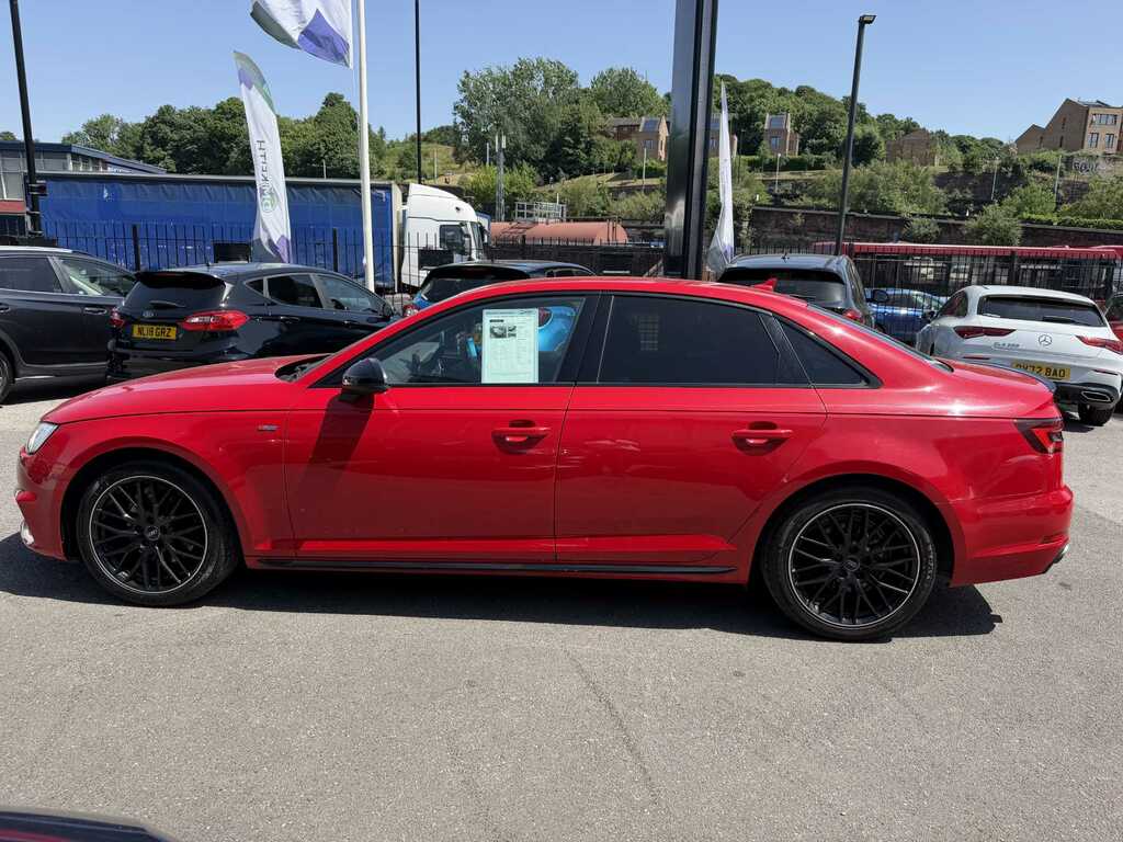 Audi A4 2.0T Fsi Black Edition S Tronic AV18TVX Red #4