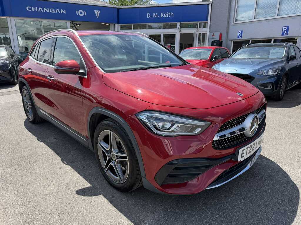 Mercedes-Benz GLA Class Gla 200D Amg Line Premium Red