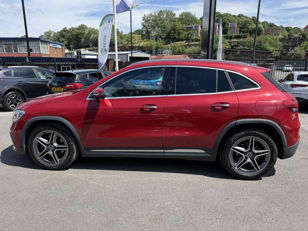 Mercedes-Benz GLA Class Gla 200D Amg Line Premium Red #4