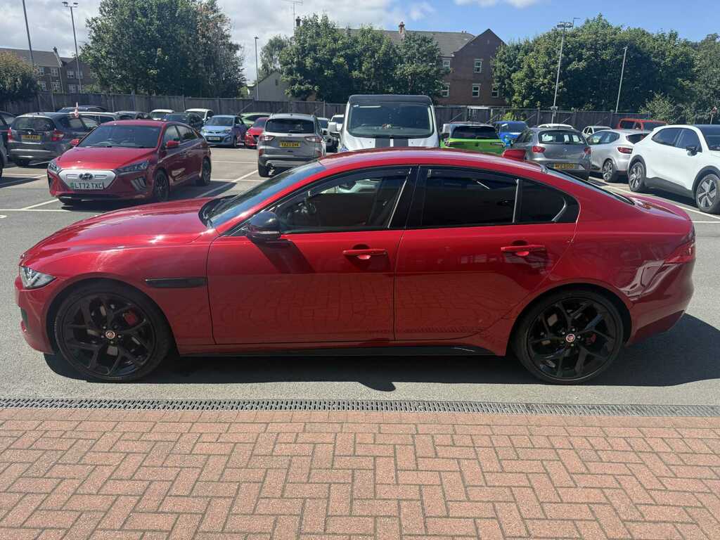Jaguar XE 3.0 V6 Supercharged S Red #4