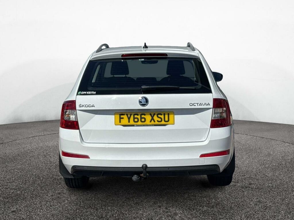 Skoda Octavia 2.0 Tdi Cr Se L White #6