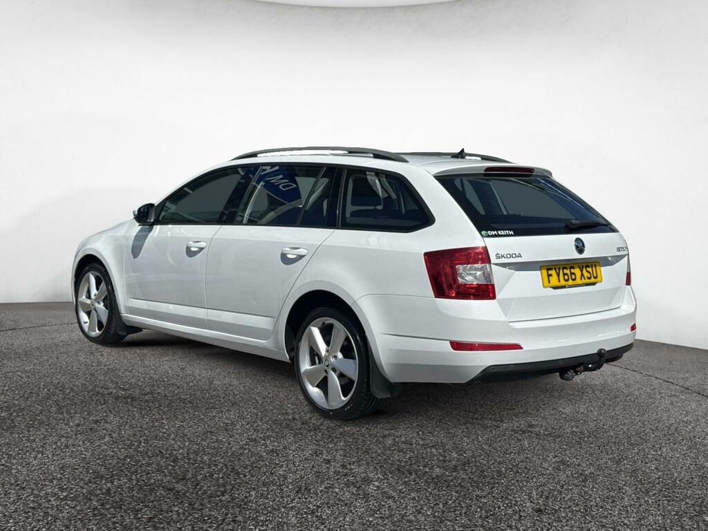 Skoda Octavia 2.0 Tdi Cr Se L White #5