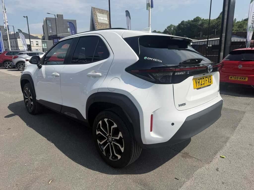 Toyota Yaris Cross 1.5 Hybrid Design Cvt YR23FXB White #5