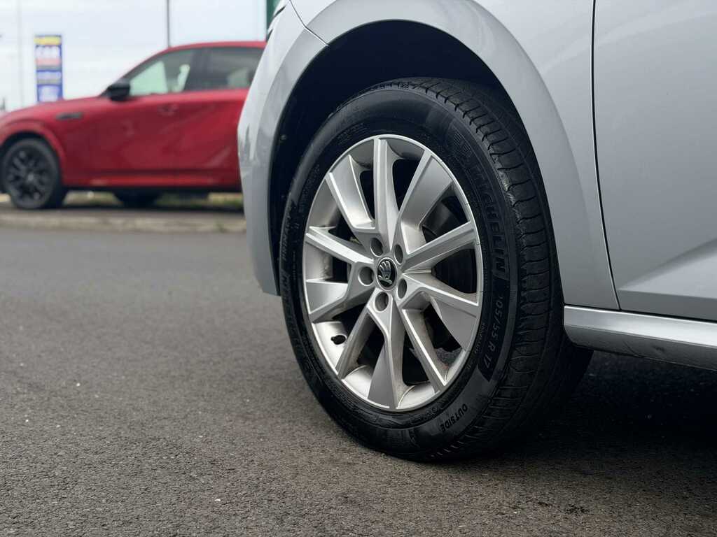 Skoda Kamiq 1.5 Tsi Se Dsg Silver #5
